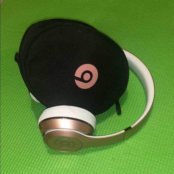 *SOLD* Beats Headphones Rose Gold - Picture 1 of 1